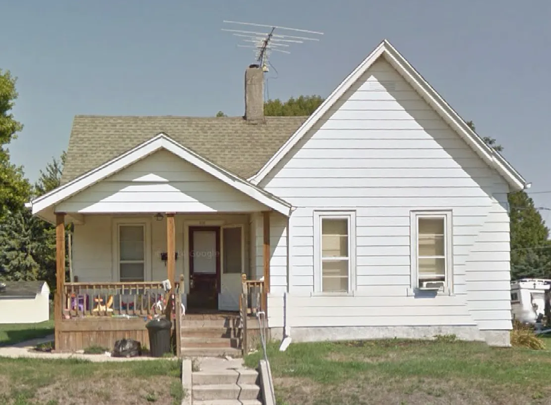 916 E Garden St - 1 — Photo 1