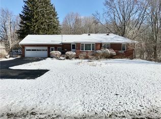 2150 Lakeview Rd, Lake View, NY 14085