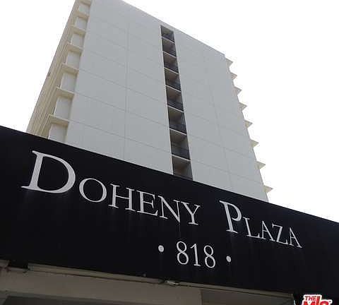 3rd image of 818 N Doheny Dr APT 407