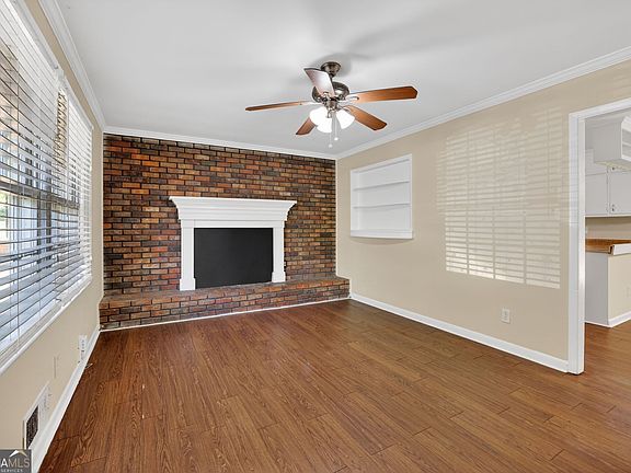4th image of 2370 Wakita Dr SE