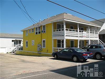 3rd image of 415 N Carolina Beach Avenue
