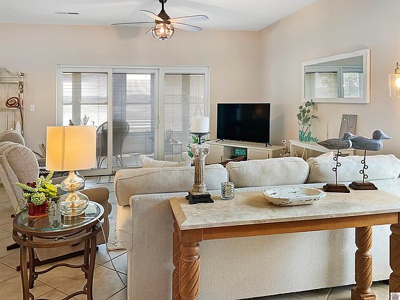 5th image of 618 Moon Bay Dr #1