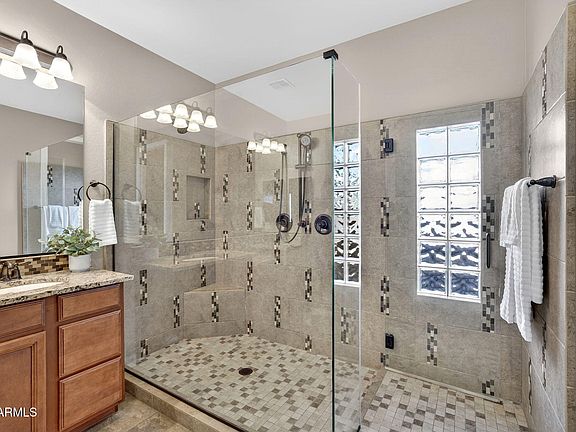 5th image of 392 E BELLERIVE Place