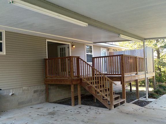 3rd image of 1900 Dahlia Cir