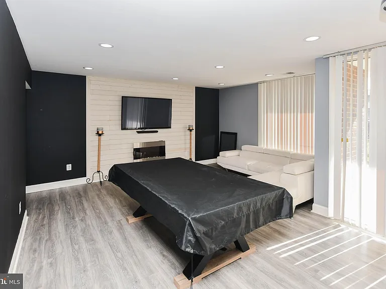 10208 Prince Pl #5-T5 — Photo 2