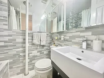 Rented by Century 21 Premier 