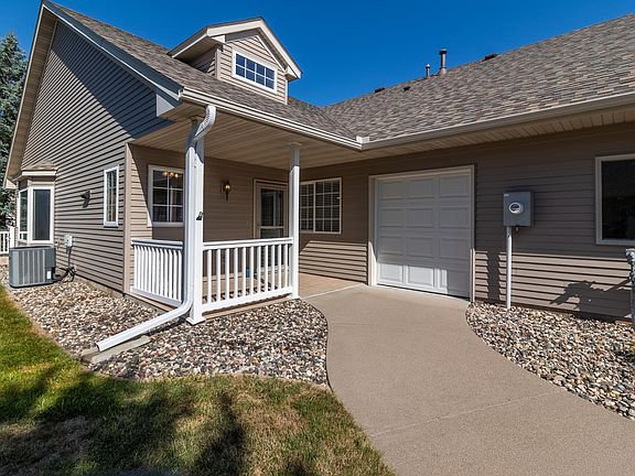 2nd image of 193 Goldfinch Ln