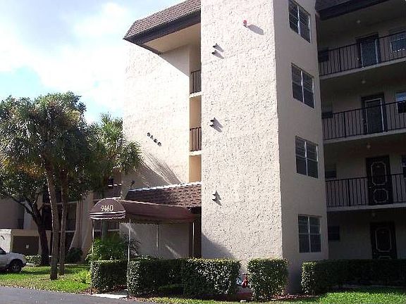 2nd image of 9460 Poinciana Pl APT 210