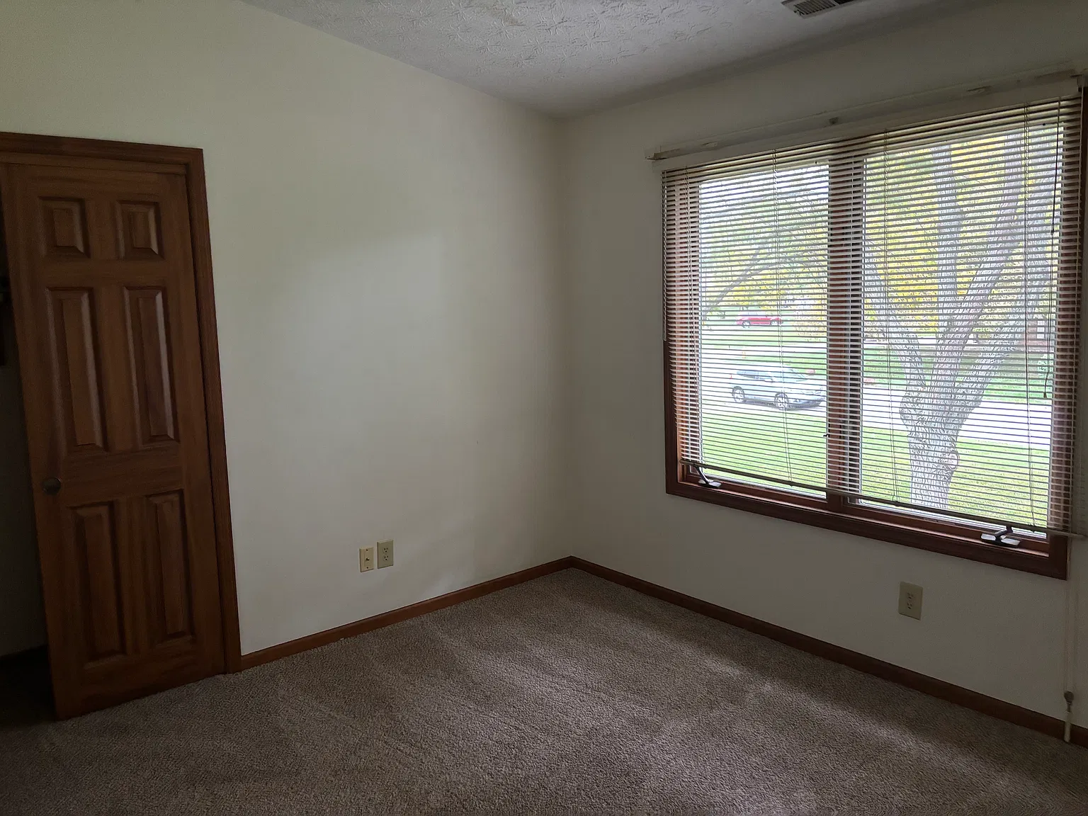 2 bed, 1200 sqft, $1,100 — Photo 2