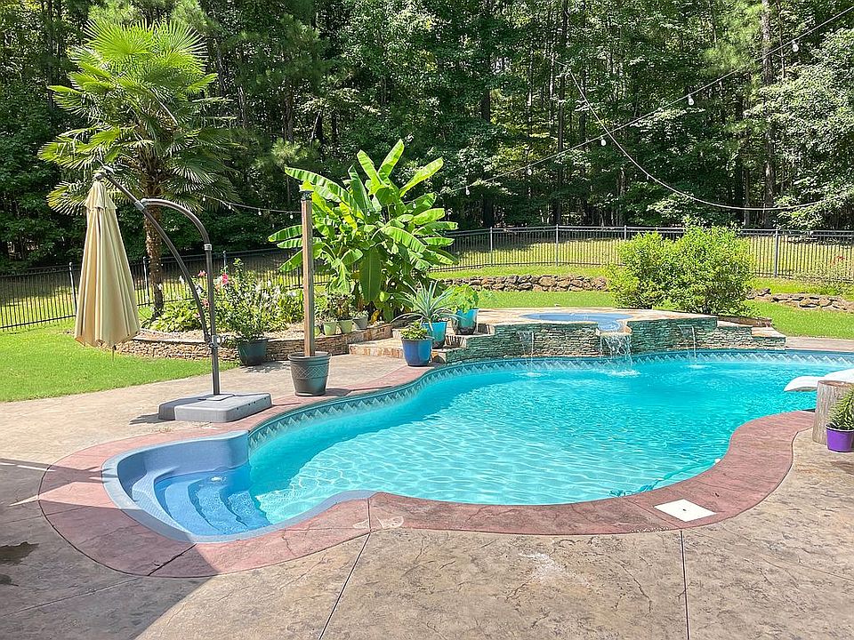 2nd image of 130 Adams Park Dr
