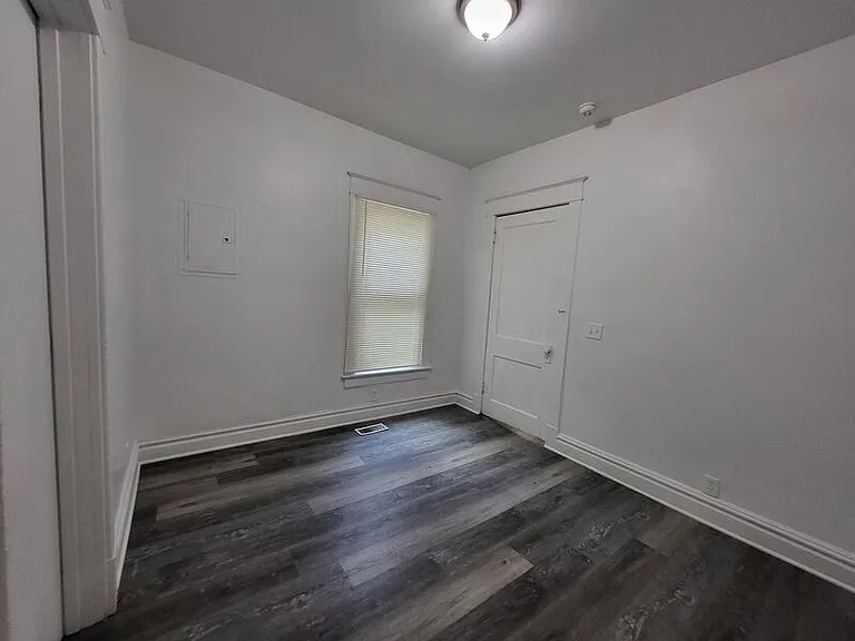 523 W Maple Ave #1A — Photo 18