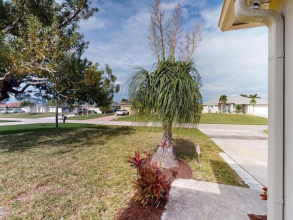 3rd image of 1822 SW 26th TER