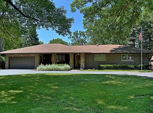 5563 Buttercup Ln, Gurnee, IL 60031