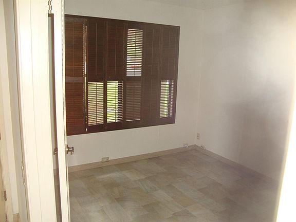 2nd image of 1293 Vanderbilt Way