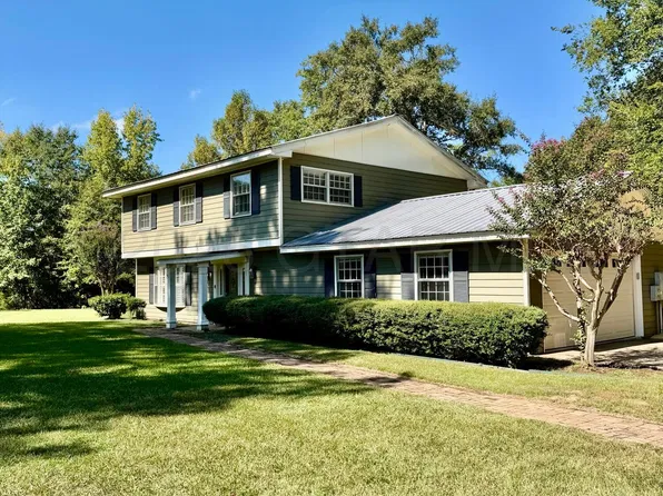 118 Magnolia St, Livingston, AL 35470