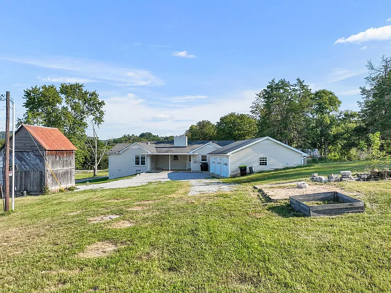 4861 Bethesda Rd — Photo 53