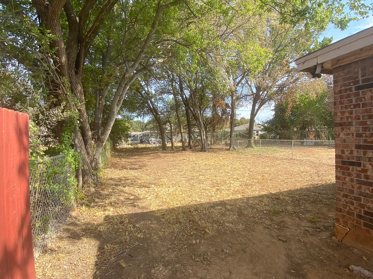 3 bed, 900 sqft, $1,350 — Photo 4
