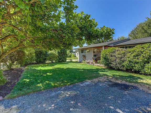 3rd image of 1221 Cedar Ave