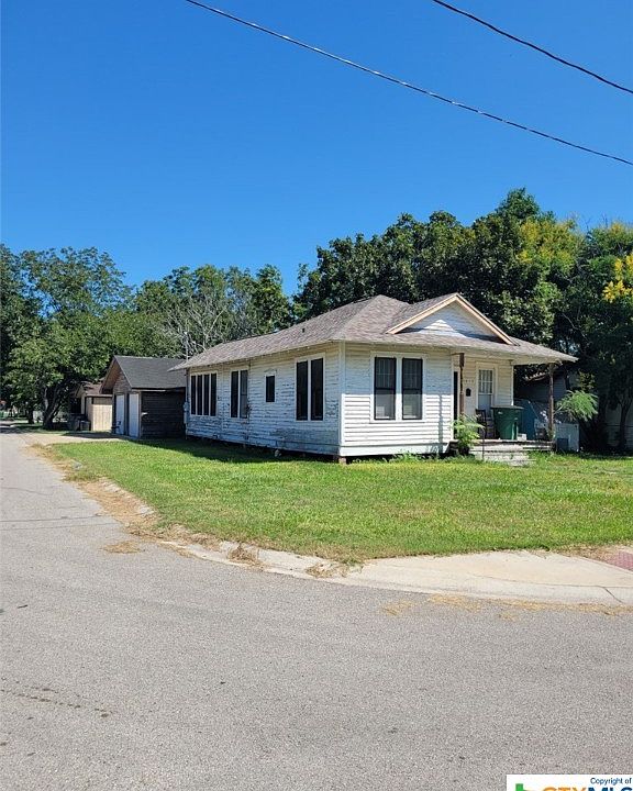 1010 N De Leon St, Victoria, TX 77901 MLS 486962 Zillow