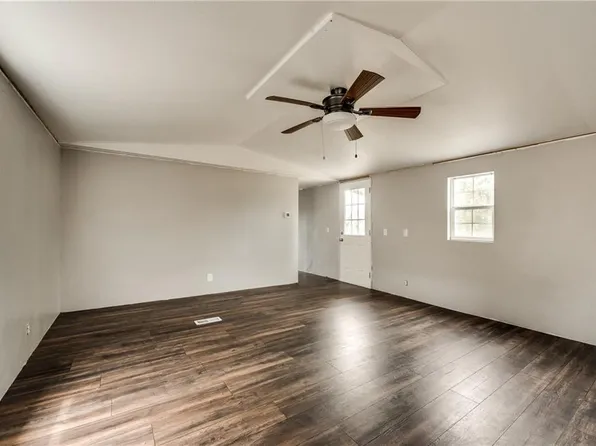 517 SE County Road 3105, Corsicana, TX 75109