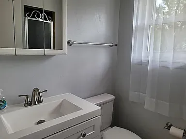 Privet bathroom in master bedroom