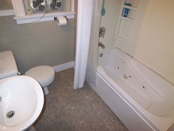 5th image of 525 S 27th St
