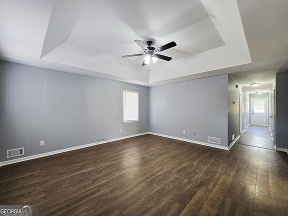 5th image of 125 Planters Walk