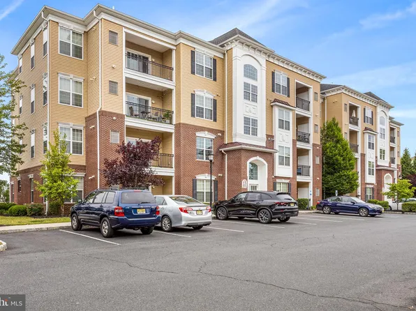 1313 Sierra Dr, Hamilton, NJ 08619