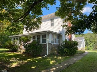 20 Walnut Valley Rd, Columbia, NJ 07832