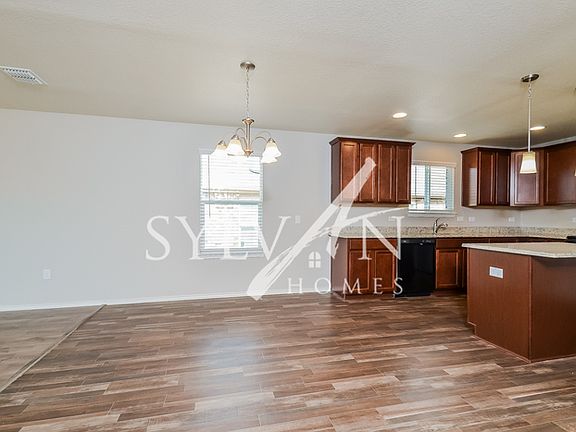 5th image of 1412 Vernon Dr