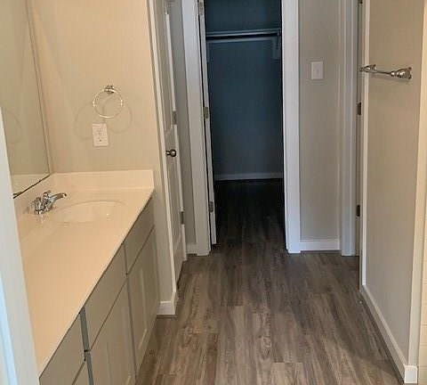 4th image of 232 Fieldwood Dr #C