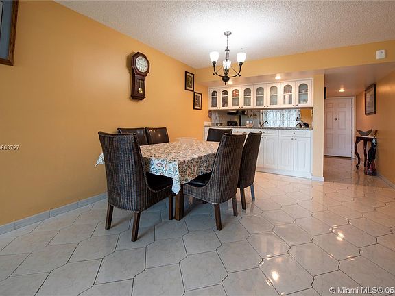 5th image of 1504 Whitehall Dr APT 205