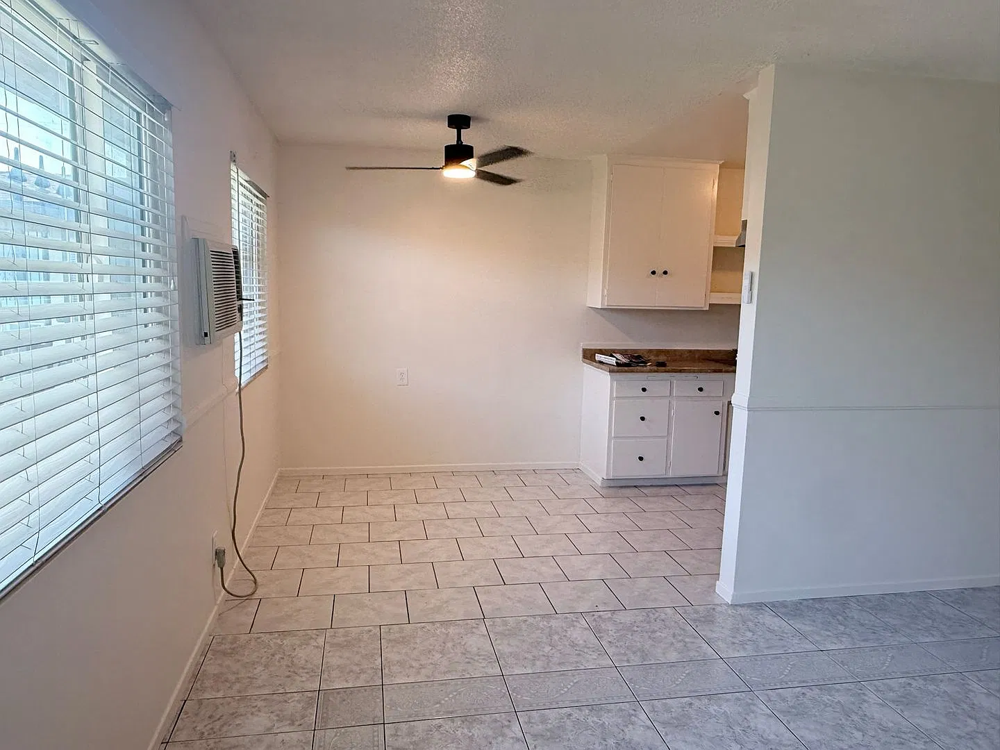 1-Bedroom Condo For Rent In la Puente — Photo 2
