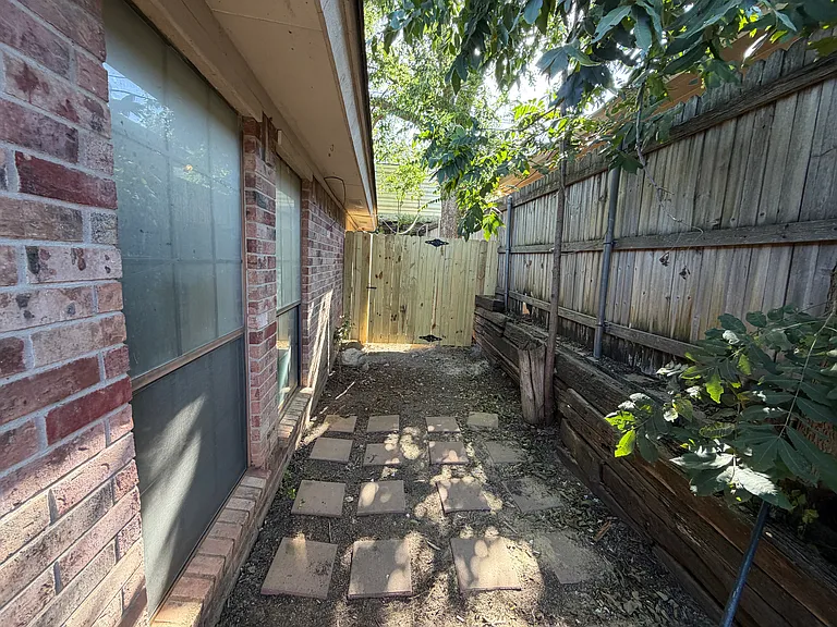 6261 Canyon Cir — Photo 15