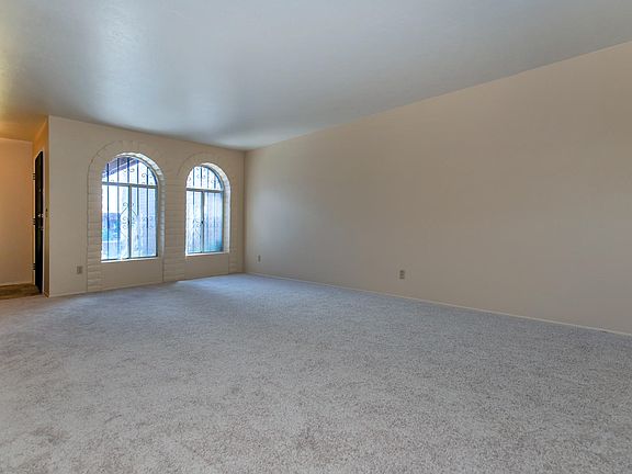 3rd image of 462 W Calle Lago