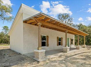 136 E Strickland Rd, Interlachen, FL 32148