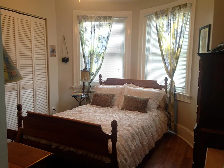 sample of how 1st Bedroom as you enter would look with a Bed