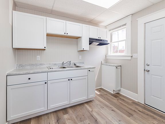 5th image of 821 1/2 W Main St