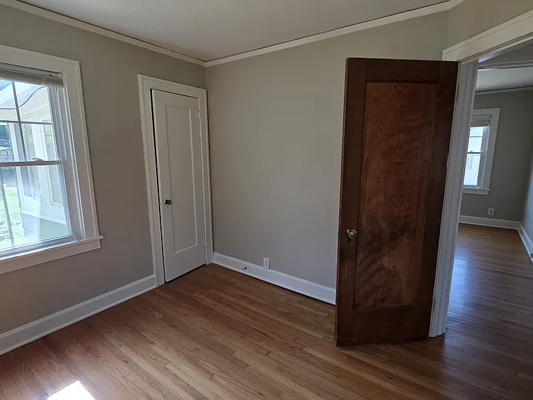 1432 W 48th St #1 — Photo 4