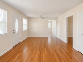 1721 14th Ave S