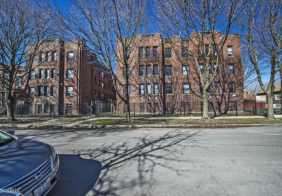 219 E 68th Pl Apartments Chicago Exterior_02