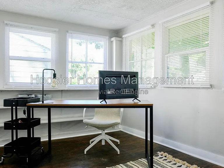 2035 E 43rd St — Photo 12