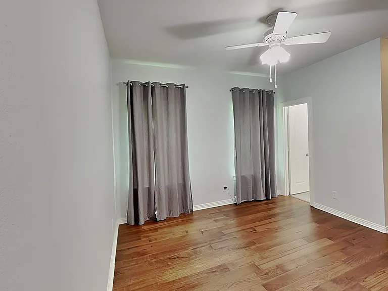 4225 Lovell Ave — Photo 16