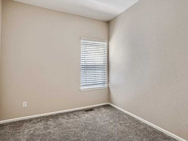 4721 S Biscay Ct — Photo 8