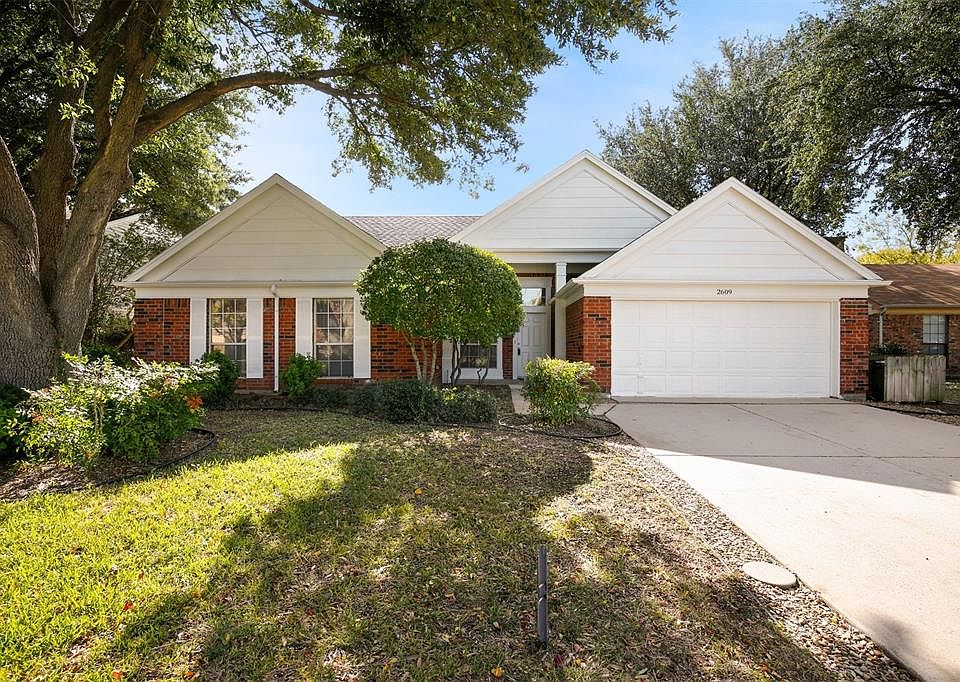 1st image of 2609 Channing Dr