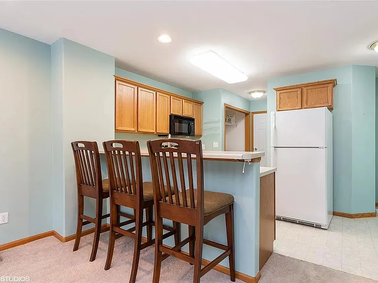 660 Magnolia Ln #1 — Photo 2