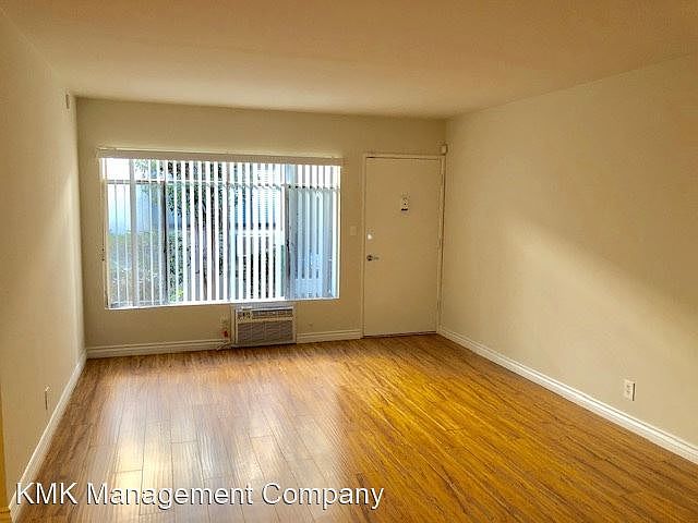 1st image of 308 S Doheny Dr APT 3