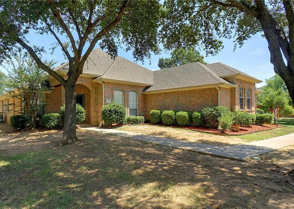 1st image of 120 Sunset Cir