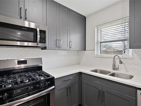 5th image of 2818 Cary Dr
