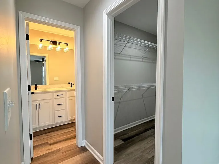 7020 Caravan Dr — Photo 13